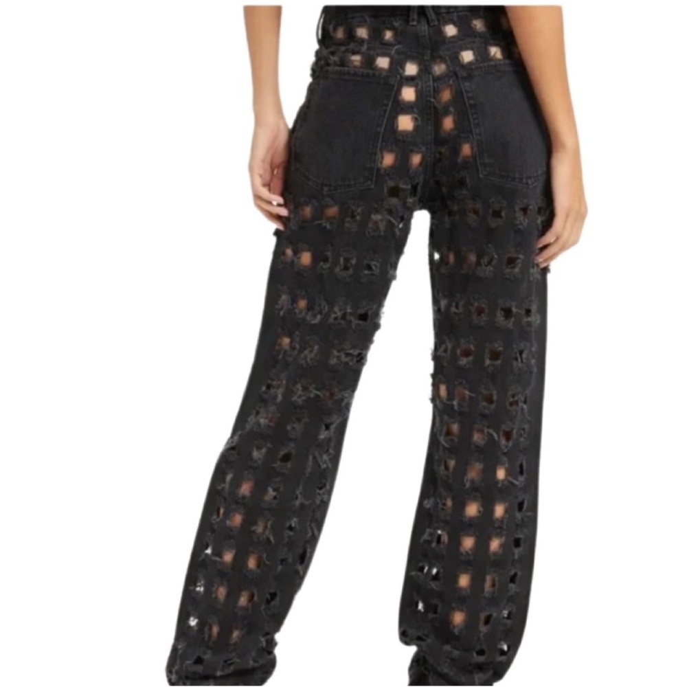 Good American 90s laser cut jeans in color bone